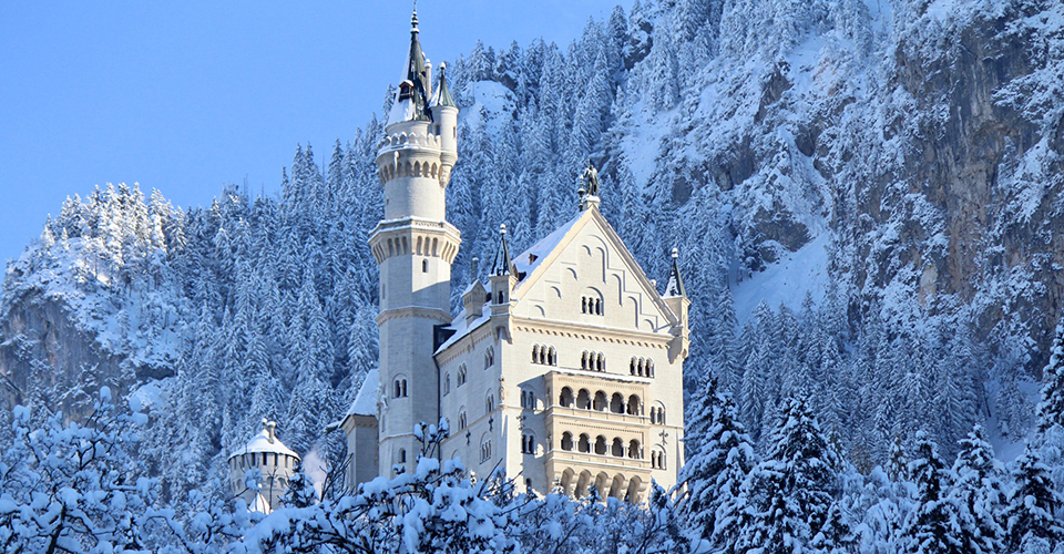 雪景色のノイシュバンシュタイン城（イメージ）