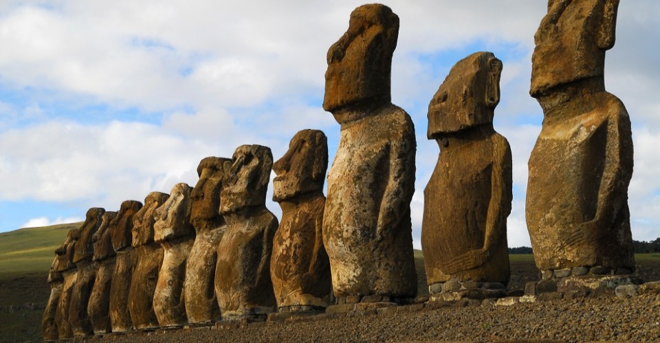 アフ・トンガリキのモアイ像（イメージ）
