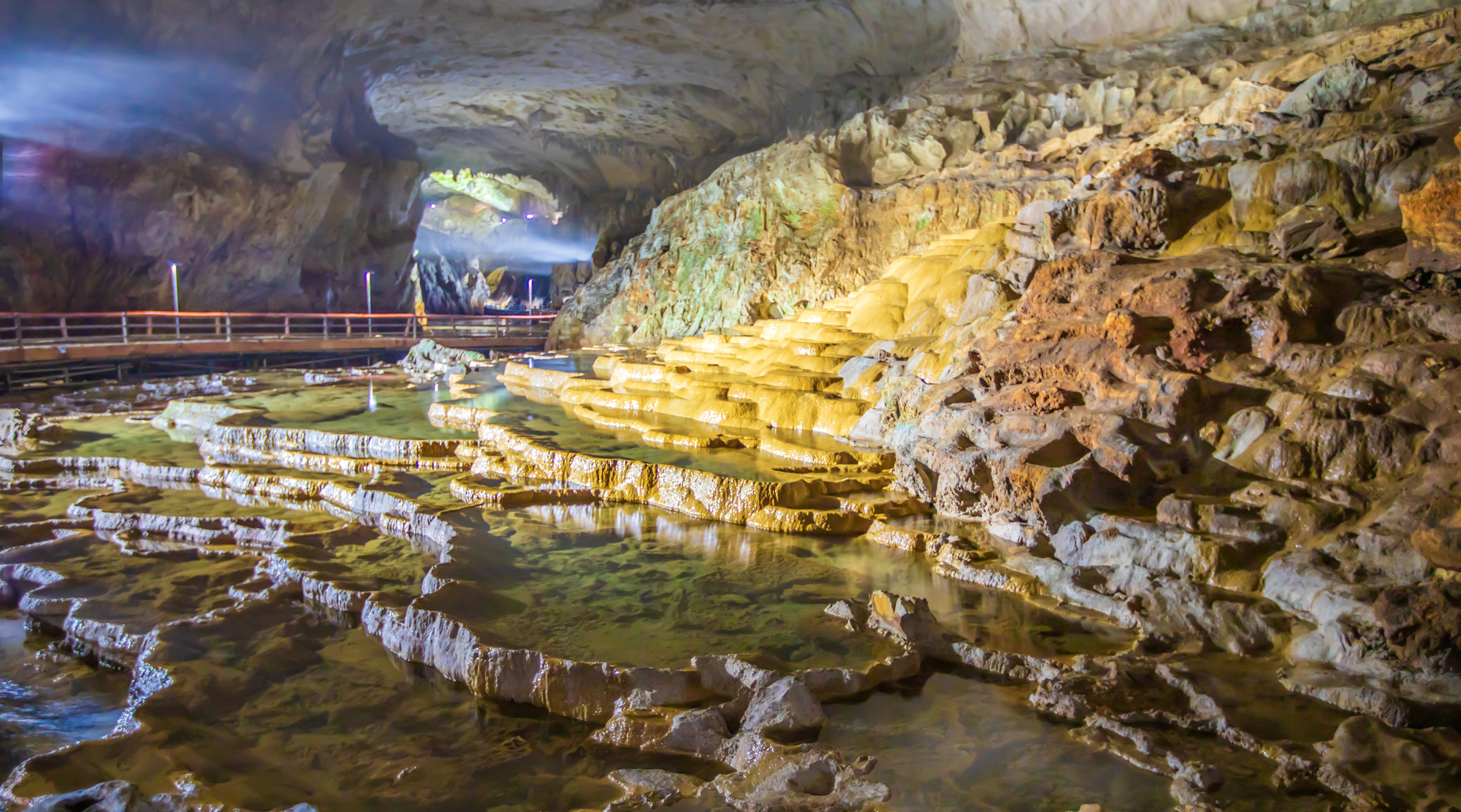 秋芳洞（イメージ）
