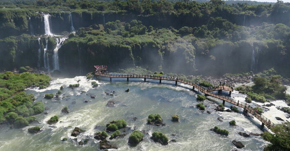 イグアスの滝・ブラジル側（イメージ）
