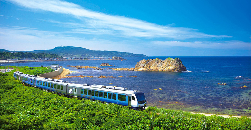 リゾートしらかみ（イメージ） 提供：JR東日本