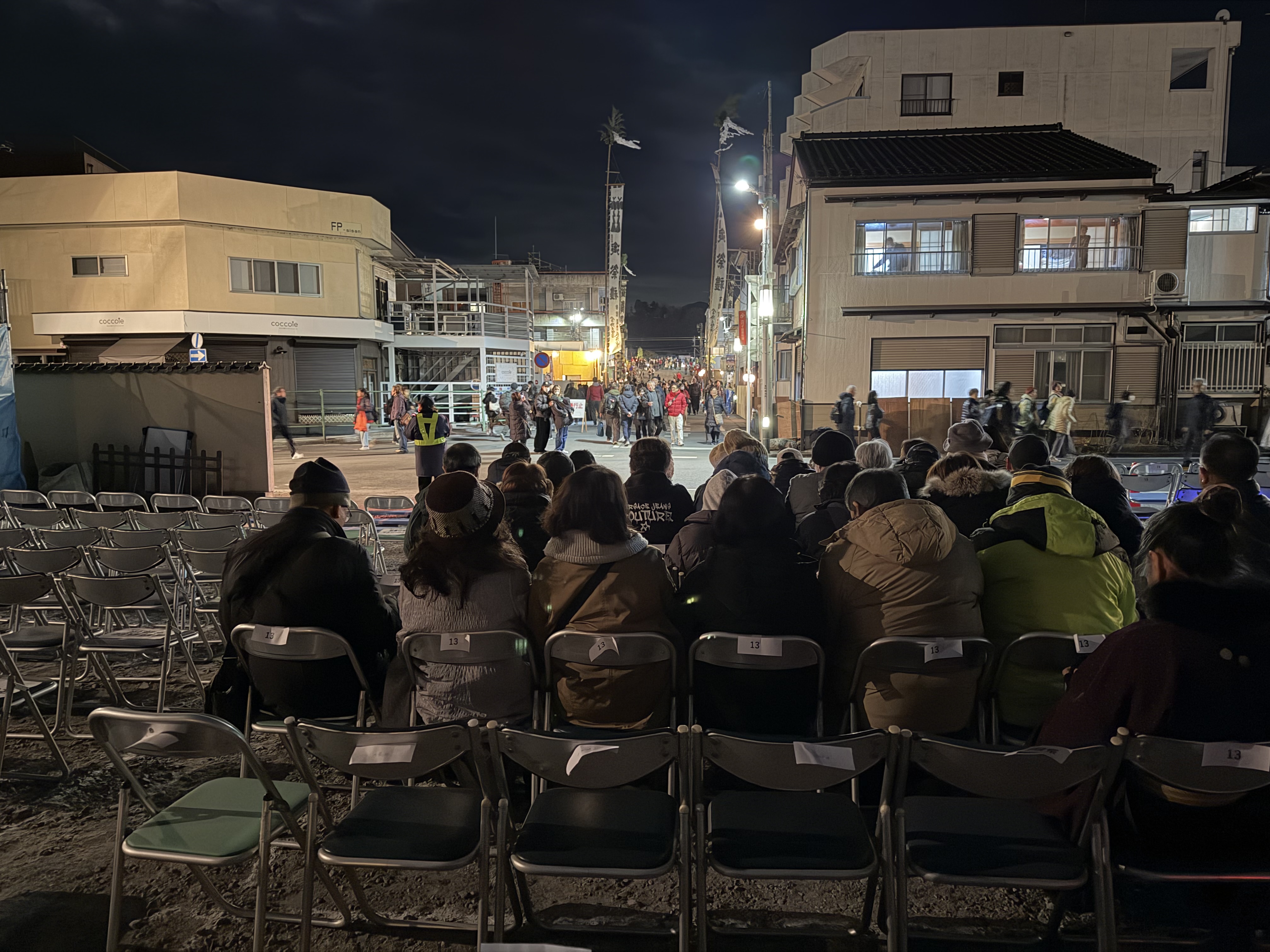 団子坂そばの有料観覧席（イメージ・2025年実施ツアー中にて撮影）