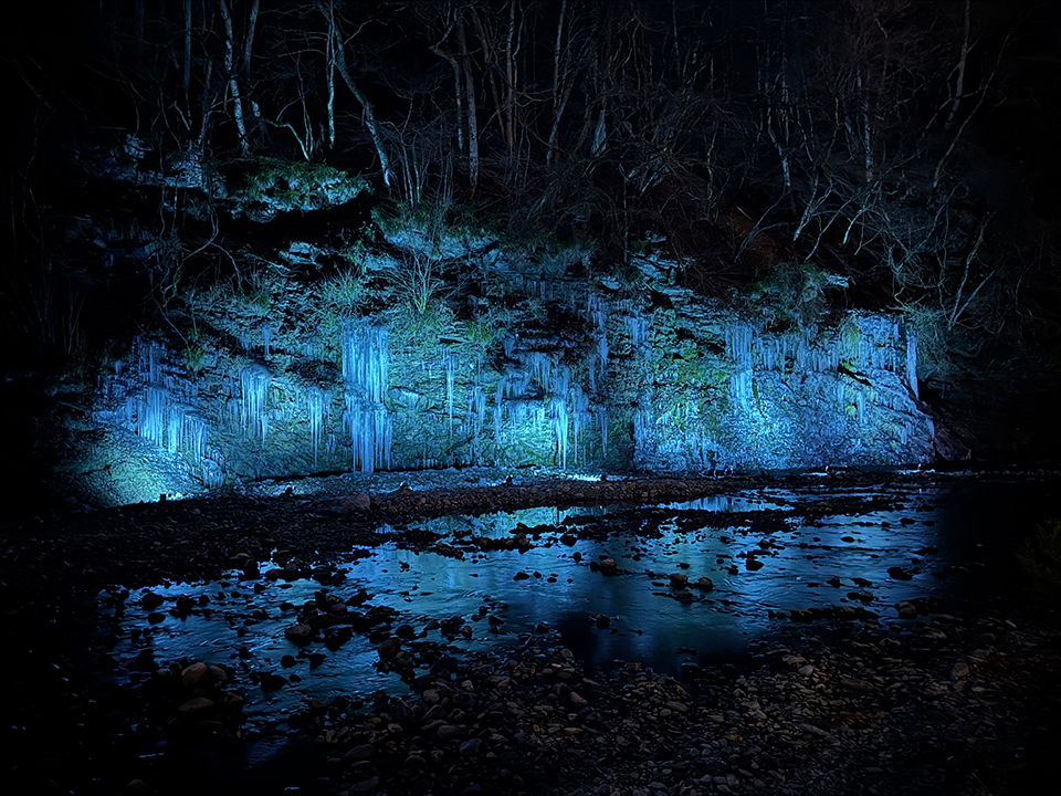 「三十槌の氷柱」天然氷柱（イメージ）