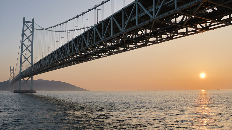 明石海峡大橋（イメージ）/「明石海峡大橋と夕日」岩手県のP.N.のたのたさんの作品