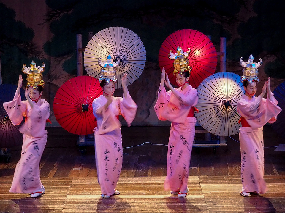 山鹿市（イメージ）/「八千代座で灯籠踊りを満喫」埼玉県のPN.なかよしさんの作品