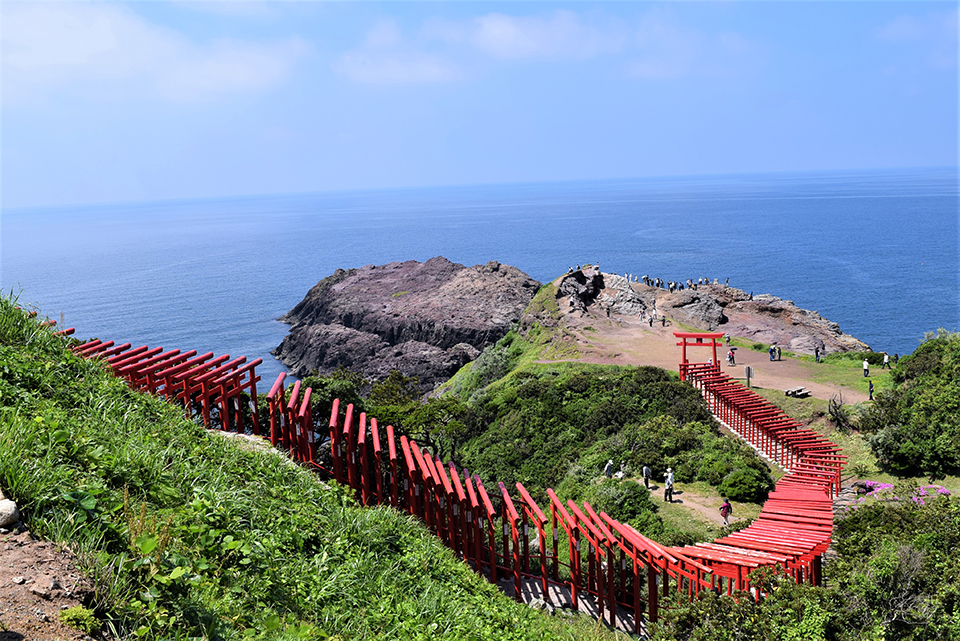 元乃隅神社（イメージ）/「海へと続く真っ赤な鳥居」大阪府のPN.オグちゃん さんの作品