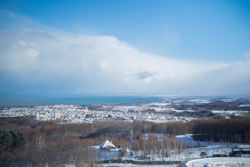 「天都山展望台」から望む知床半島（イメージ）