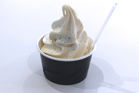 オホーツク流氷館1階で販売中の「流氷ソフトクリーム」（イメージ）