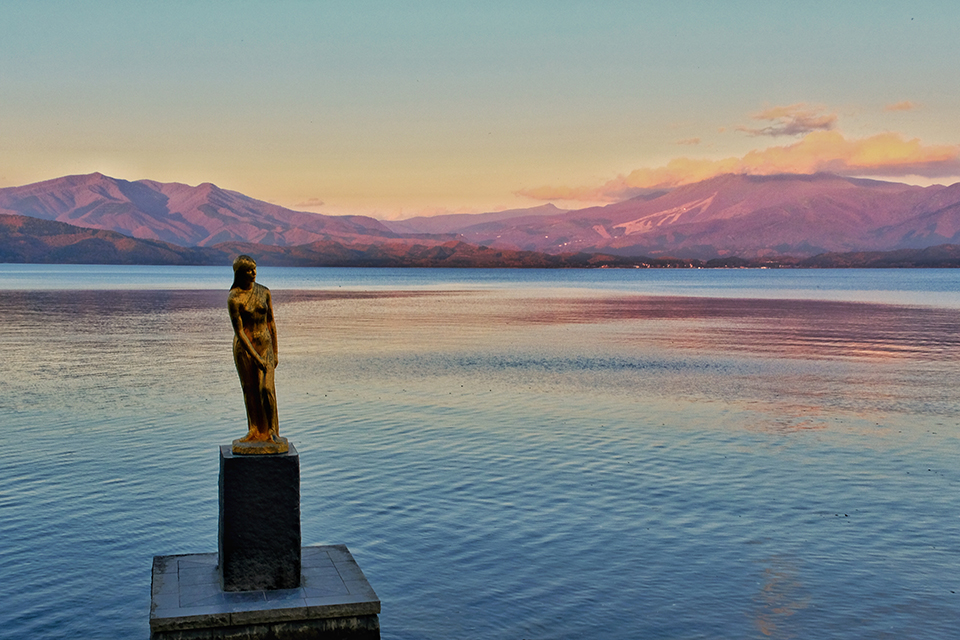 田沢湖（イメージ）/「田沢湖の夕暮れ」東京都の吉田 広正さんの作品