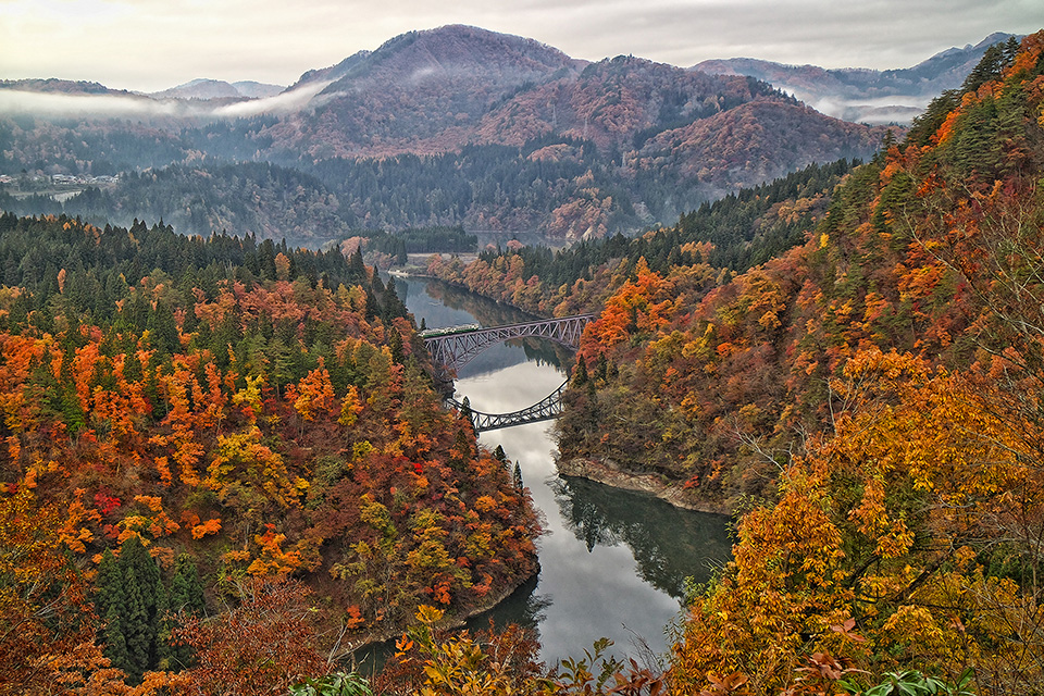 第一只見川橋梁（イメージ）/「秋の第一只見川橋梁」千葉県の岩間 しげるさんの作品