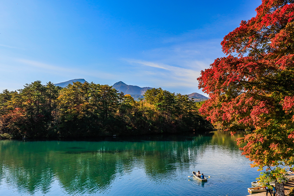 五色沼（イメージ）/「秋の毘沙門沼」神奈川県の柿坂 直輝さんの作品