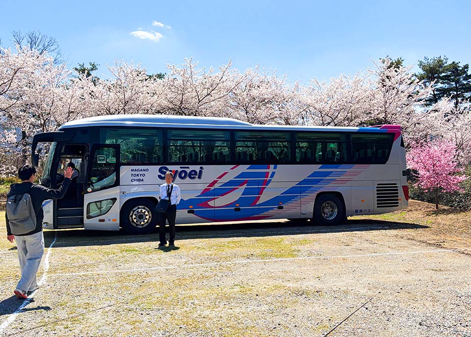 ツアーだと駐車場が確保されているので安心（イメージ）