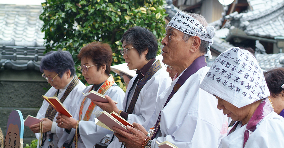 読経（イメージ）