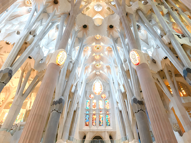 ガウディ建築の世界へ！ツアー特集 旅行・ツアー