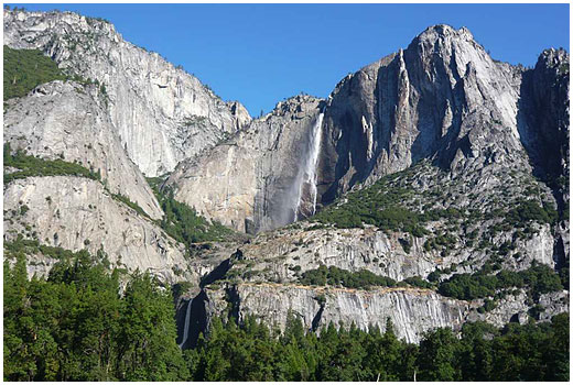 ヨセミテバレーとヨセミテ滝(イメージ)