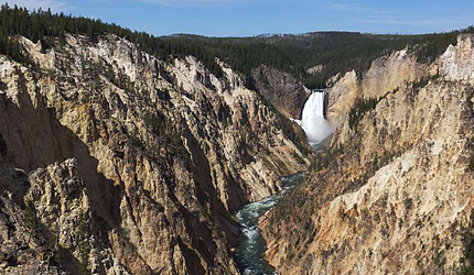 イエローストーン渓谷/ロウアー滝