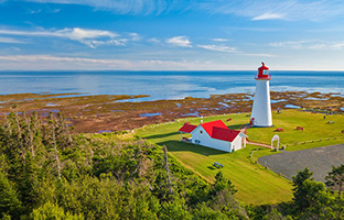 ポイントプリム灯台(c)Tourism PEI／Sander Meurs