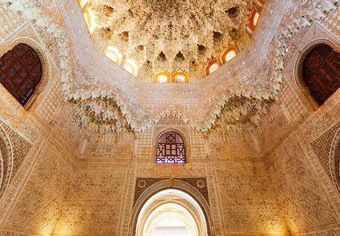 華麗な宮殿内（イメージ）