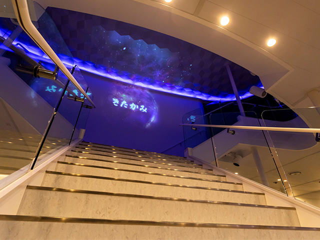 中央階段（イメージ）