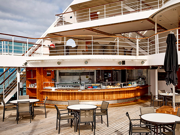 プールサイドレストラン＆バー湖畔（イメージ）