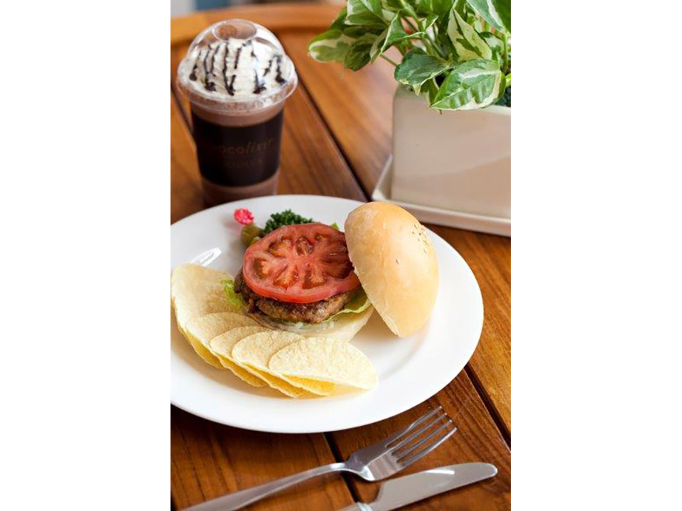 ショコリキサーとハンバーガー（イメージ）