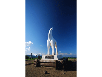 陣馬山のシンボル、白馬像（第4回でご案内）