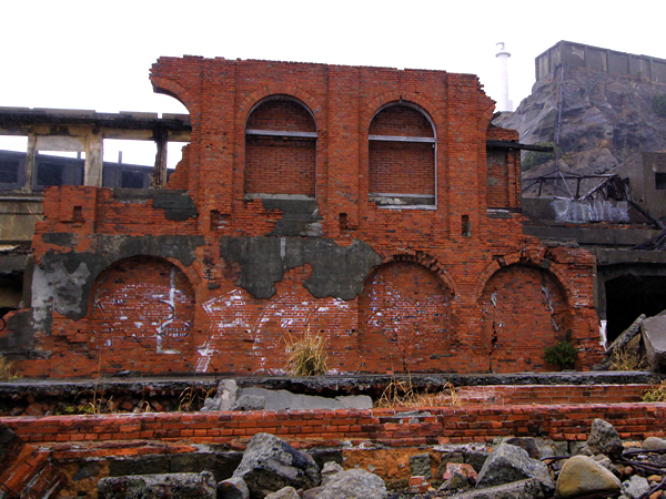 レンガ造りの総合事務所（イメージ）