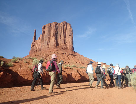 モニュメントバレー ハイキングのイメージ
