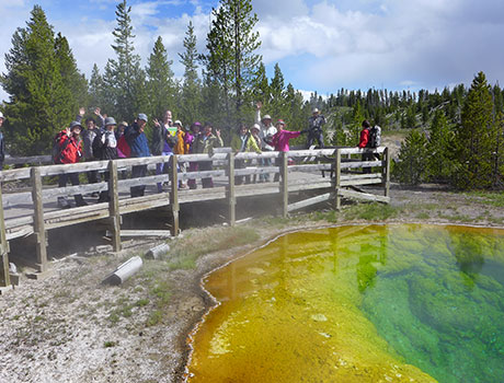 モーニング・グローリー・プールハイキングのイメージ