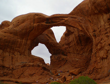 ダブルアーチハイキングのイメージ