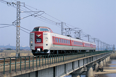 日本唯一の定期国鉄型特急「やくも」（イメージ／画像提供：JR西日本)