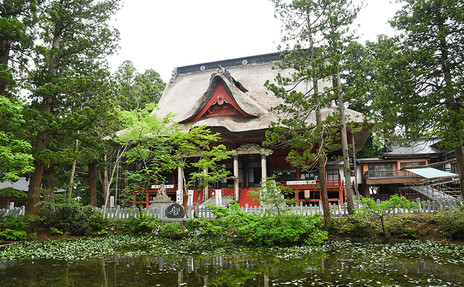 �O�R�̐_���܂�o�H�O�R�_�ЁE�O�_���Փa�i���񂶂񂲂������ł�j�B�~�G�͌��R�E���a�R�̓o�q������Ȃ��߁A�H���R�ɂ���O�_���Փa�ɎQ�q����ΎO�R���߂������Ƃ݂Ȃ���܂�