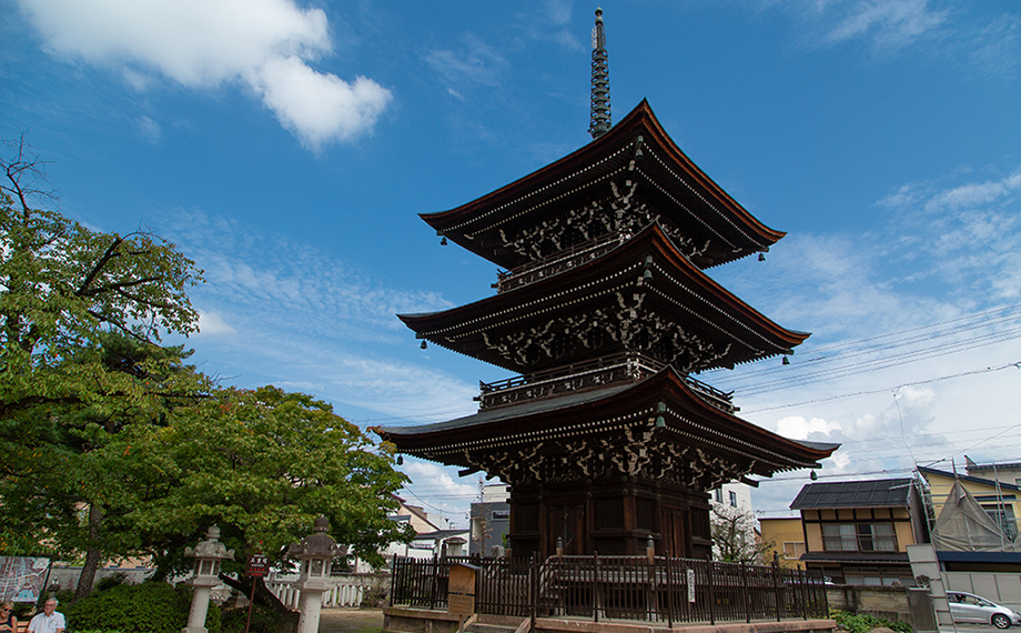 ��˂̒n�Ɏc��B��̓����z�A��ˍ������E�O�d���B���Ƃ͎��d�̓����������̂��΍Ђ�\���J�ɂ��|��ŁA���������ԂɍČ������͍̂]�ˎ���㔼�B�������R�̗L���ȑ�H���̂ЂƂ������u���Ԉ��v�ɂ���Č��z����܂���