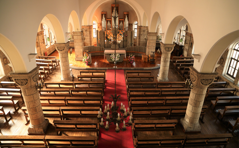 1932�N�ɃX�C�X�l���z�ƃ}�b�N�X�E�q���f���ɂ���Đ݌v����܂����B�O�ǂ����łȂ��A�����̒���Ւd�Ȃǂɑ�J�΂����p����A�Ɠ��̔���������������Ԃ��L�����Ă��܂�