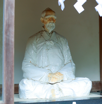 �L�c�Ă̑c�Ƃ��ď̂����钩�N�l���H�E���Q���̑�