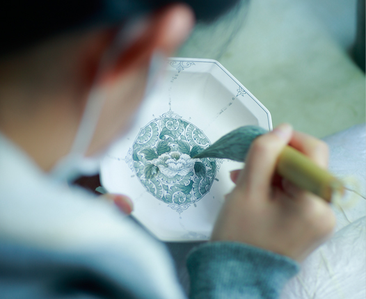 �G�t���̗֊s���ɉ����ă����Ȃ��h��Ԃ��u�Z�݁v�̍H��