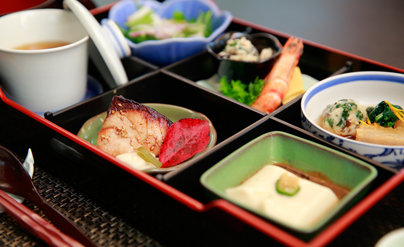 �����i���j