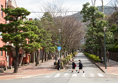 作中に登場した風景。すずさんが夫・周作さんに忘れものを届けに行ったのがこの周辺でした