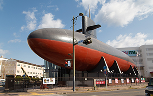 潜水艦そのままの外観はインパクトがあります