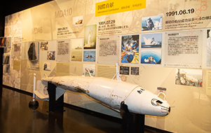 展示スペースでは海上自衛隊OBの方が解説をしてくれることも